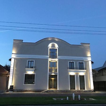 Regal Ballroom Caransebeş Exterior foto